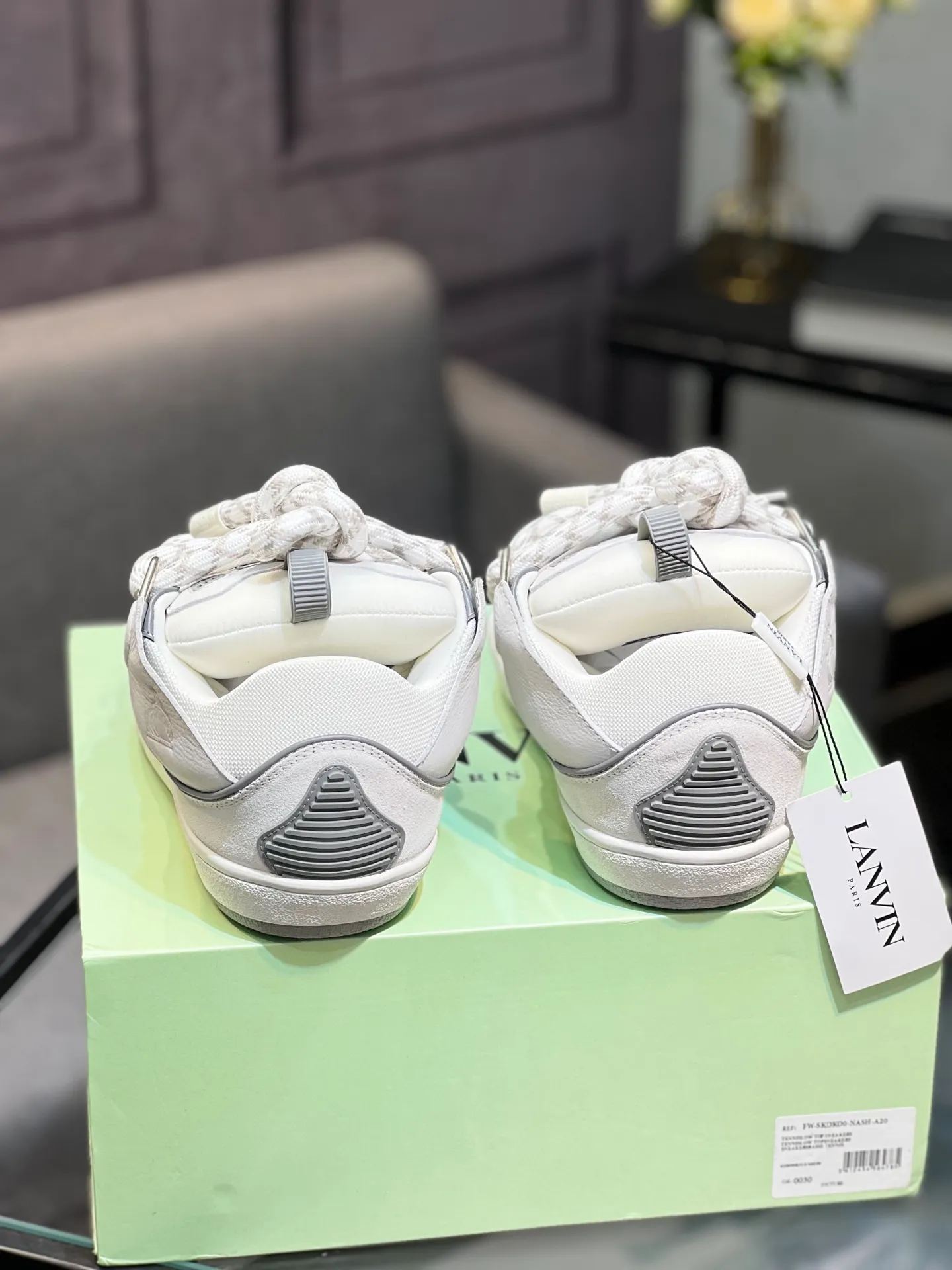 Men's men's shoes💰780 [LANVIN] Latest lace-up fashionable casual sneakers for couples High-quality CLAY couple series‼ ️ The latest trendy products of the season 🌈Many bloggers have planted grass and purchased the original open-mold customization. The upper and outsole are sewn with mark threads without edge sealing. Multiple material splicing combination design. Very versatile for fashionable and casual wear. Comfortable on the feet. Recommended for self-retention (upper cowhide + cow suede + breathable mesh) inner foot pad cowhide exclusive original open-mold clear logo rubber outsole ⚠️36-44 yards (45 custom-made)